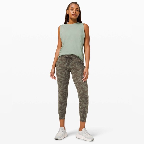 Lululemon Ready to Rulu Jogger 29"
Heritage Camo Dark Olive Green Twill - Picture 10 of 10